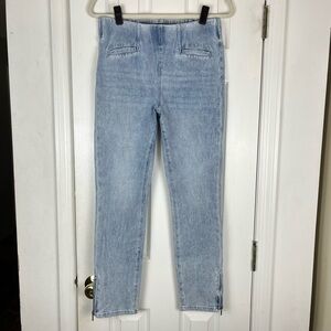 Soft Surroundings Pull-On Comfort Waist Light Wash Denim Ankle Jeans